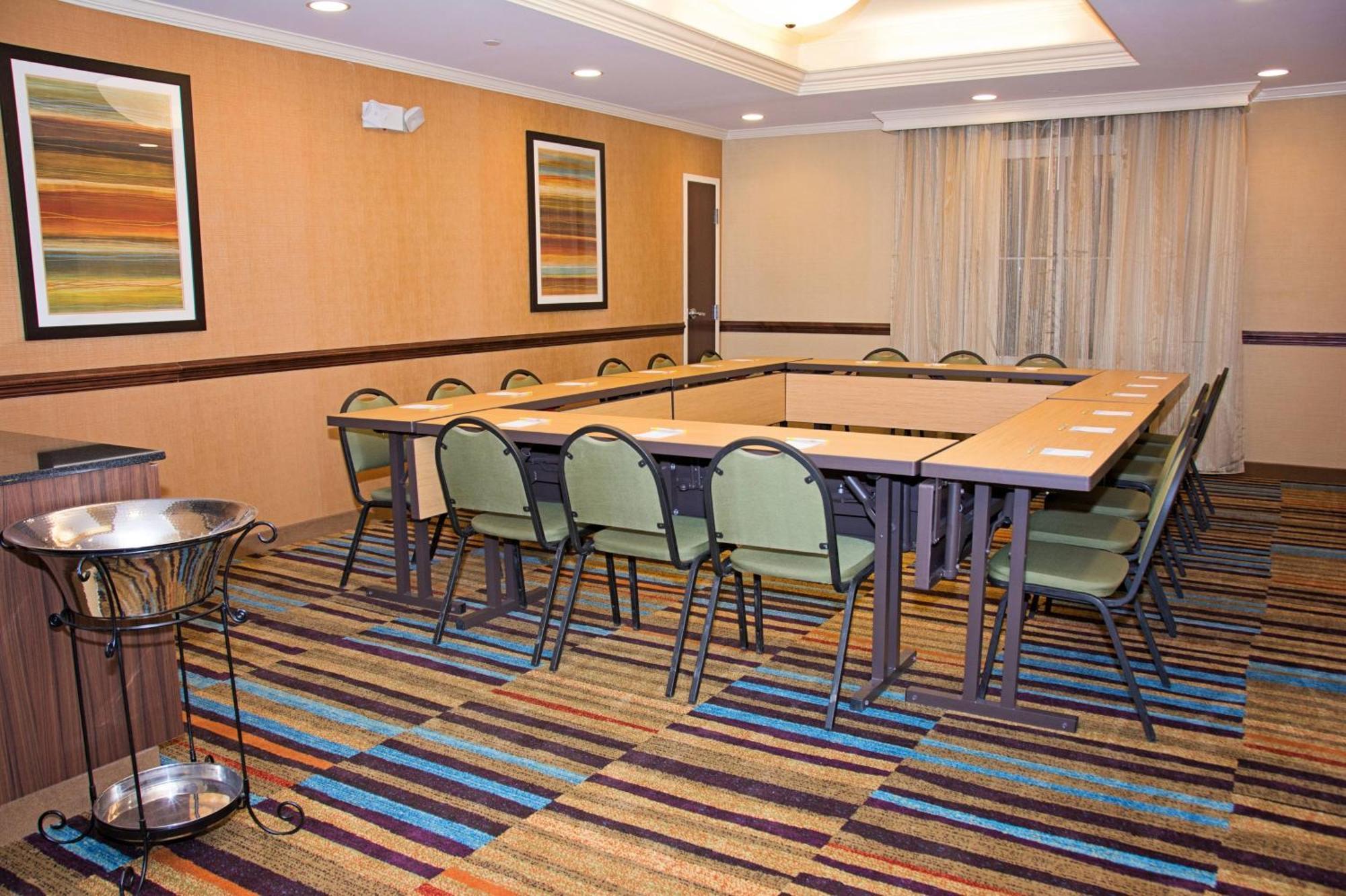 Fairfield Inn & Suites Butler Ngoại thất bức ảnh