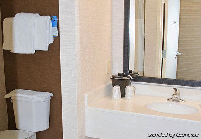 Fairfield Inn & Suites Butler Ngoại thất bức ảnh