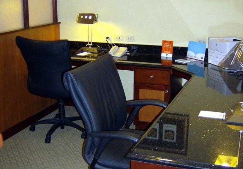 Fairfield Inn & Suites Butler Ngoại thất bức ảnh